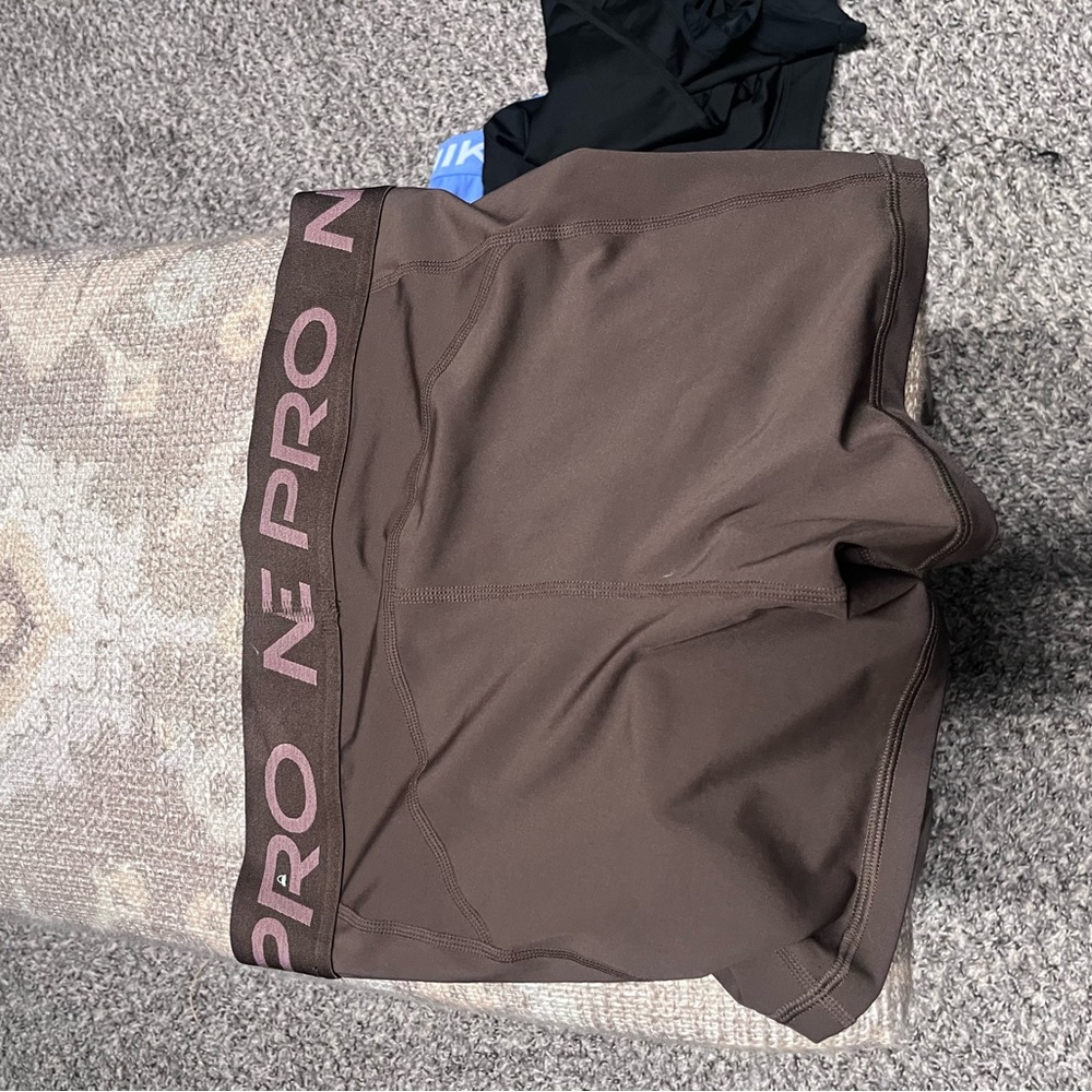 Nike Pro Dri-FIT Shorts in Dark Brown